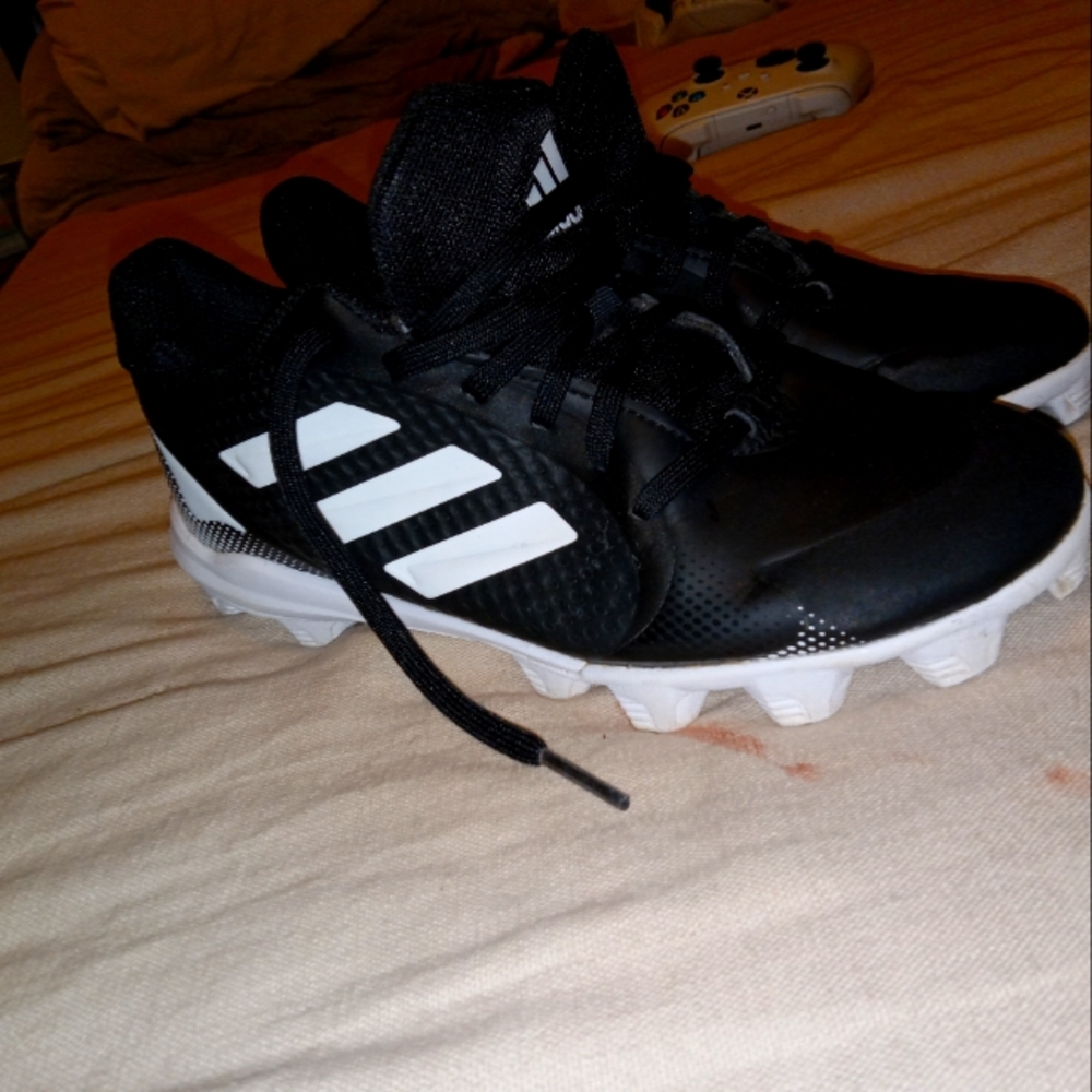 Adidas baseball cleats size 3 youth